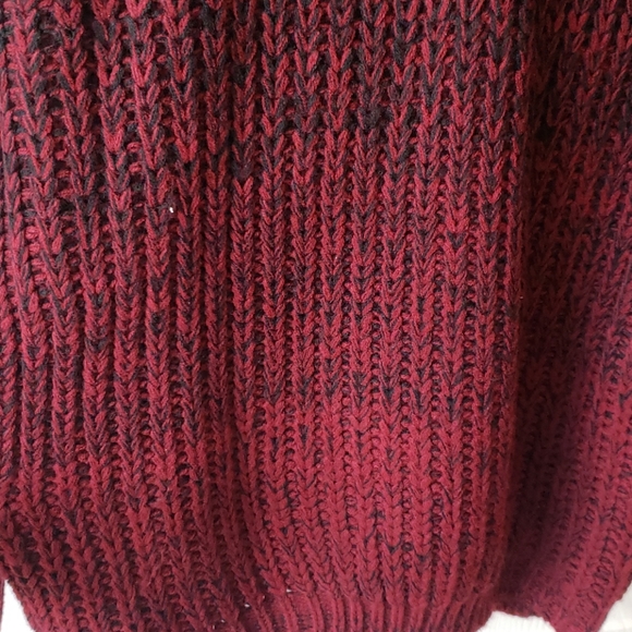 Turtle neck sweater - Picture 2 of 3